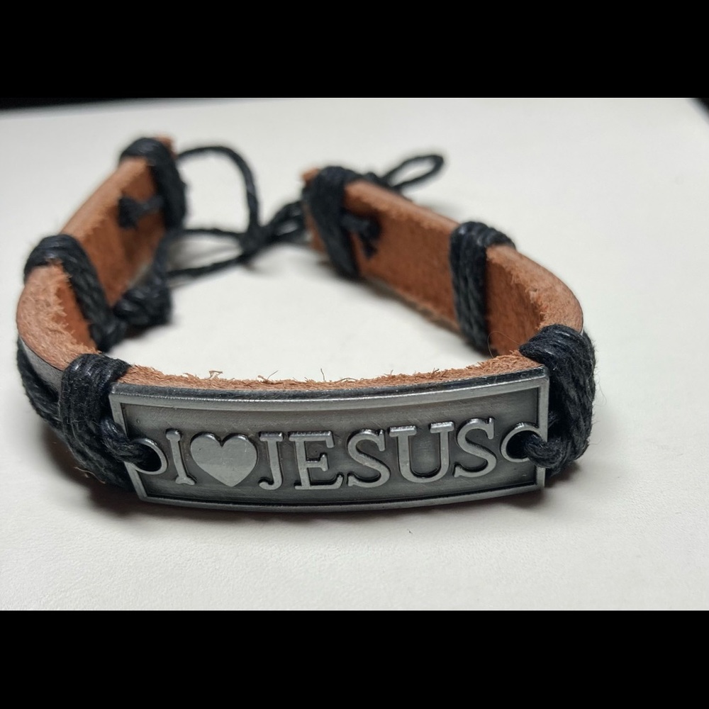 Leather bracelet with I ❤️ Jesus #137